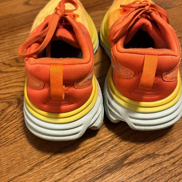 Hoka running shoes Bondi 8 sneakers in size 8.5 - Picture 3 of 9
